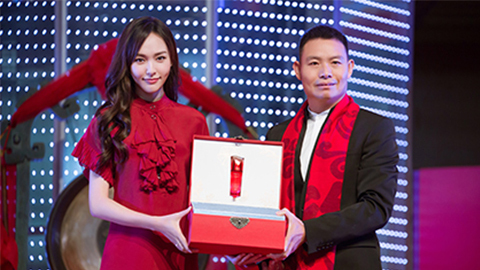 中国美正当红，AG在线A股上市，引领新时代